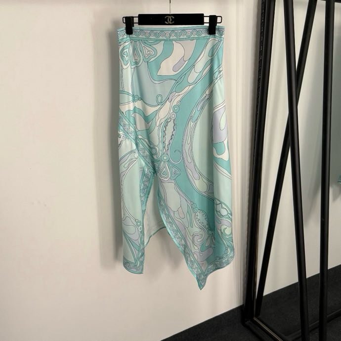 Костюм (юбка и топ) фото 3