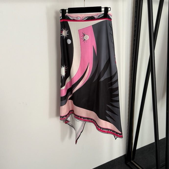 Костюм (юбка и топ) фото 4