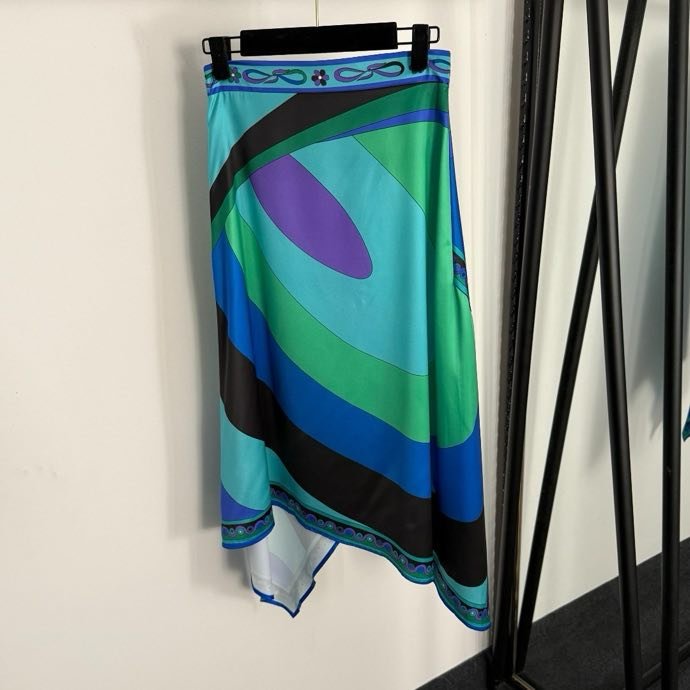 Костюм (юбка и топ) фото 7