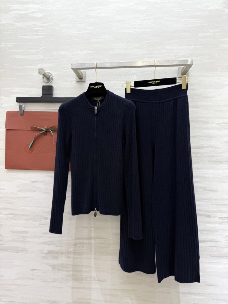 Костюм кашеміру жіночий