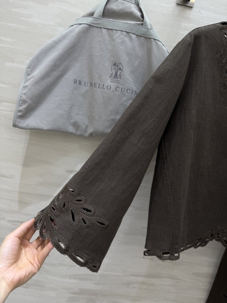 Костюм льняной коричневый женский (блуза и брюки) фото 3