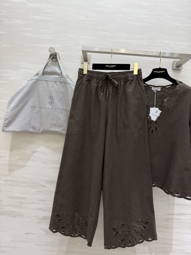 Костюм льняной коричневый женский (блуза и брюки) фото 4