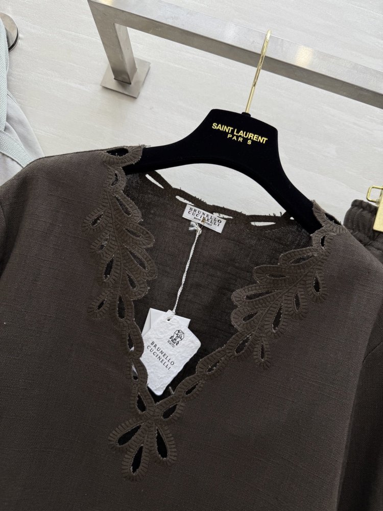 Костюм льняной коричневый женский (блуза и брюки) фото 6