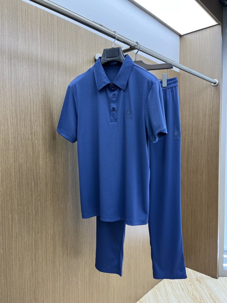 Костюм мужской (футболка и брюки)