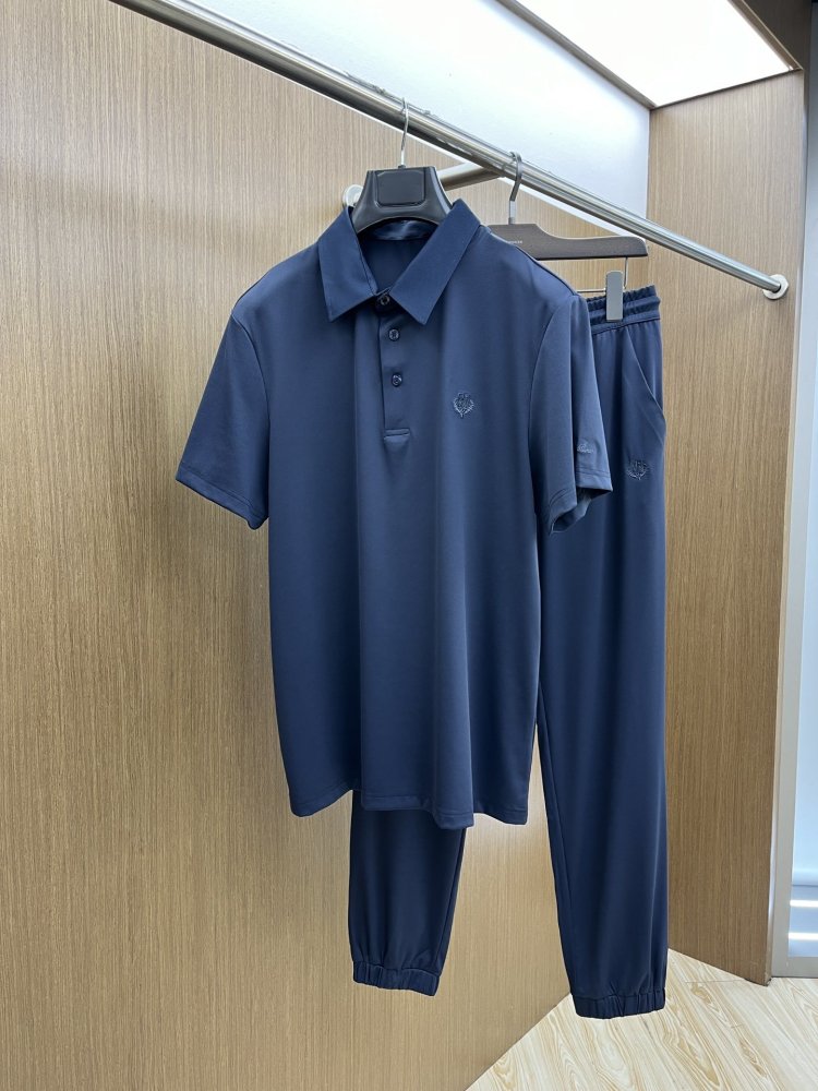 Костюм мужской (футболка и брюки)