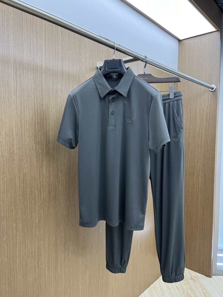 Костюм чоловічий (футболка і брюки)