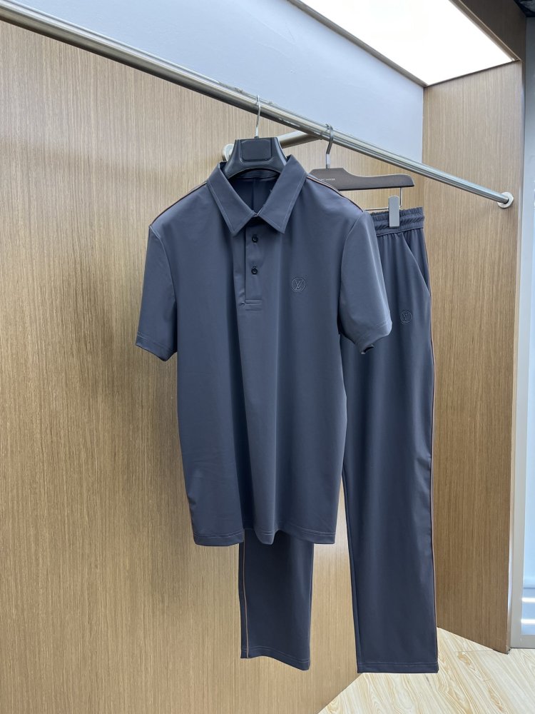 Костюм чоловічий (футболка і брюки)