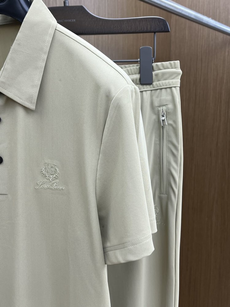 Costume male (T-shirt and pants) фото 3