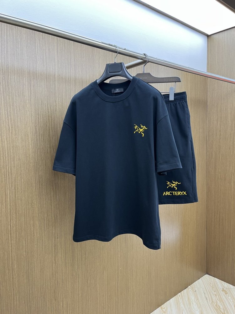 Costume male (T-shirt and shorts)