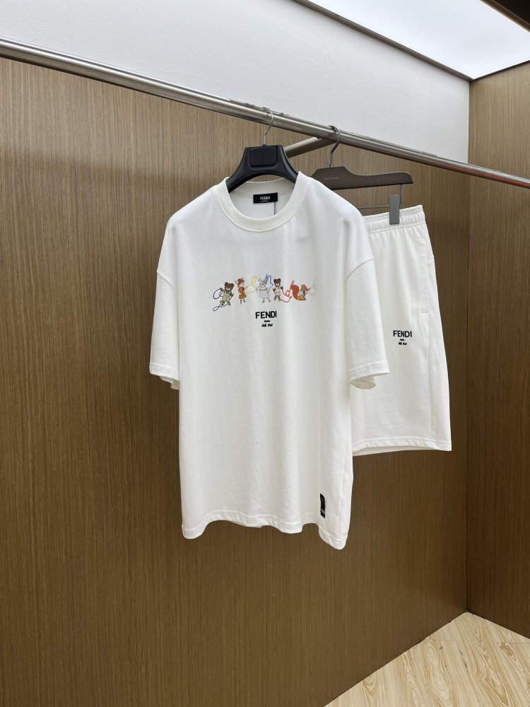 Костюм мужской (футболка и шорты)