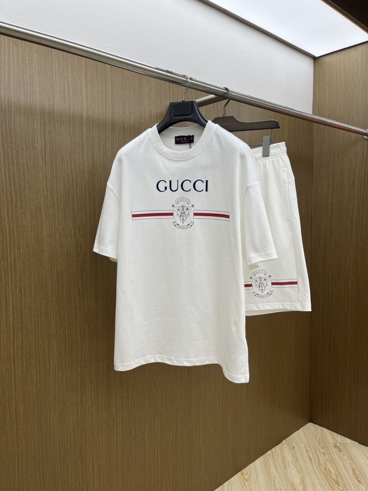 Костюм мужской (футболка и шорты)