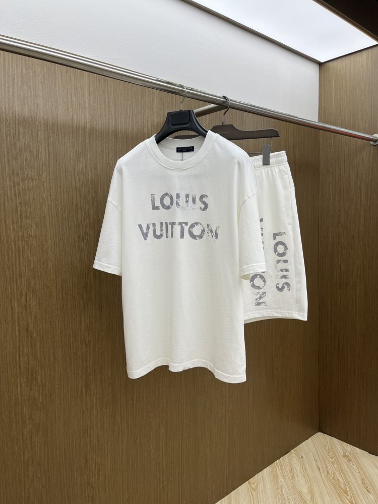 Костюм чоловічий (футболка і шорти)