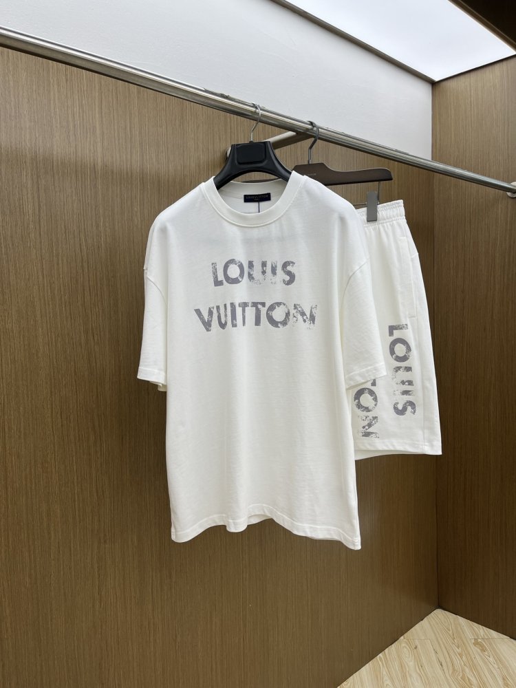 Костюм чоловічий (футболка і шорти)