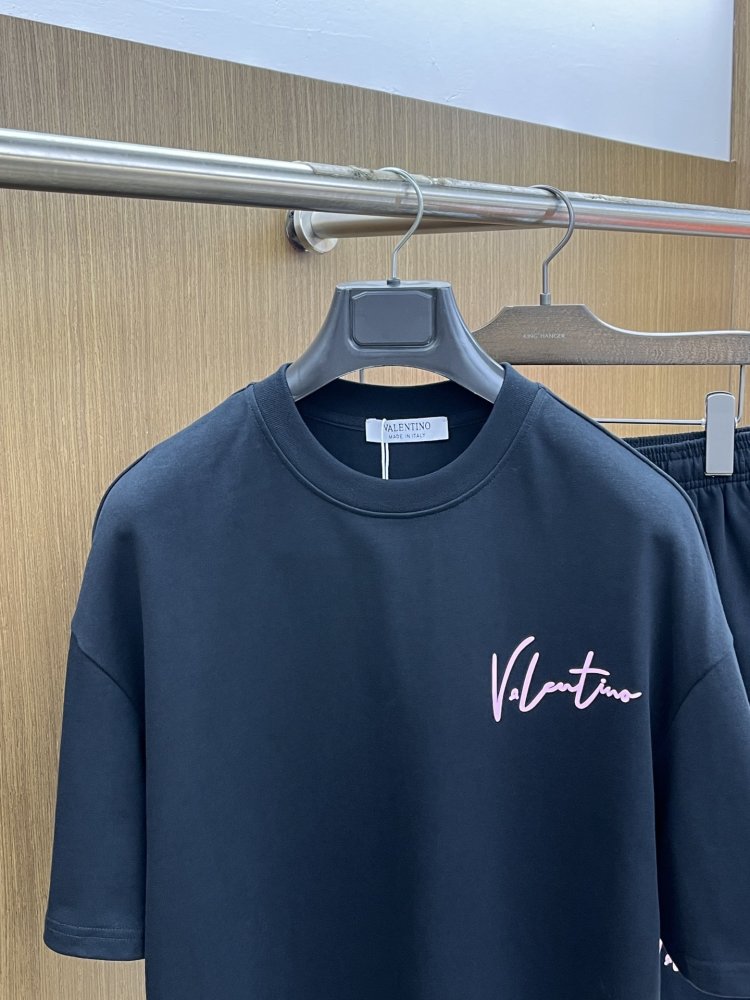 Costume male (T-shirt and shorts) фото 2