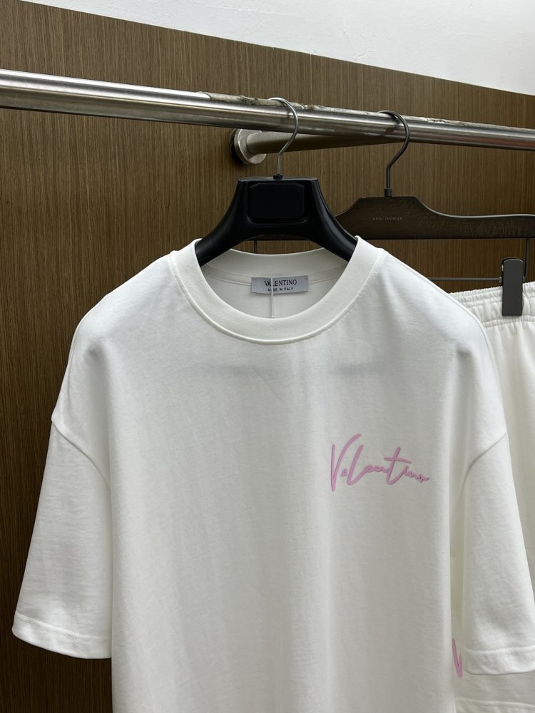 Costume male (T-shirt and shorts) фото 2