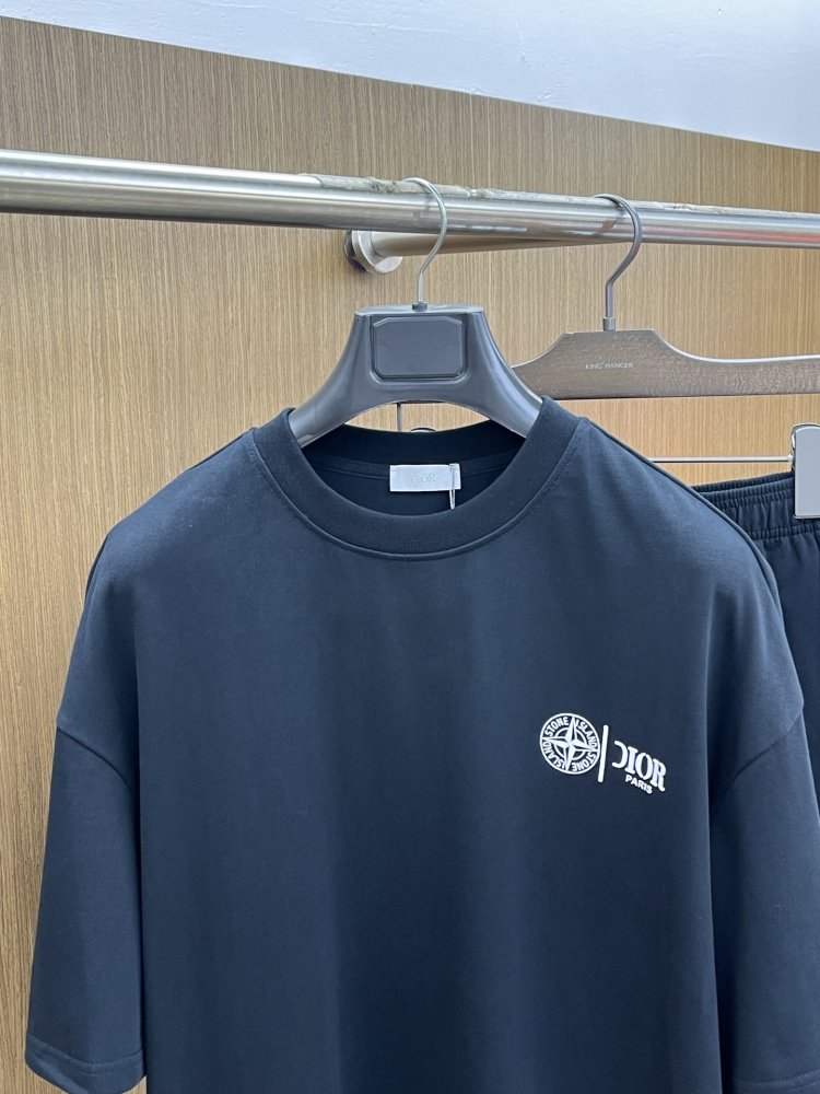 Costume male (T-shirt and shorts) фото 2