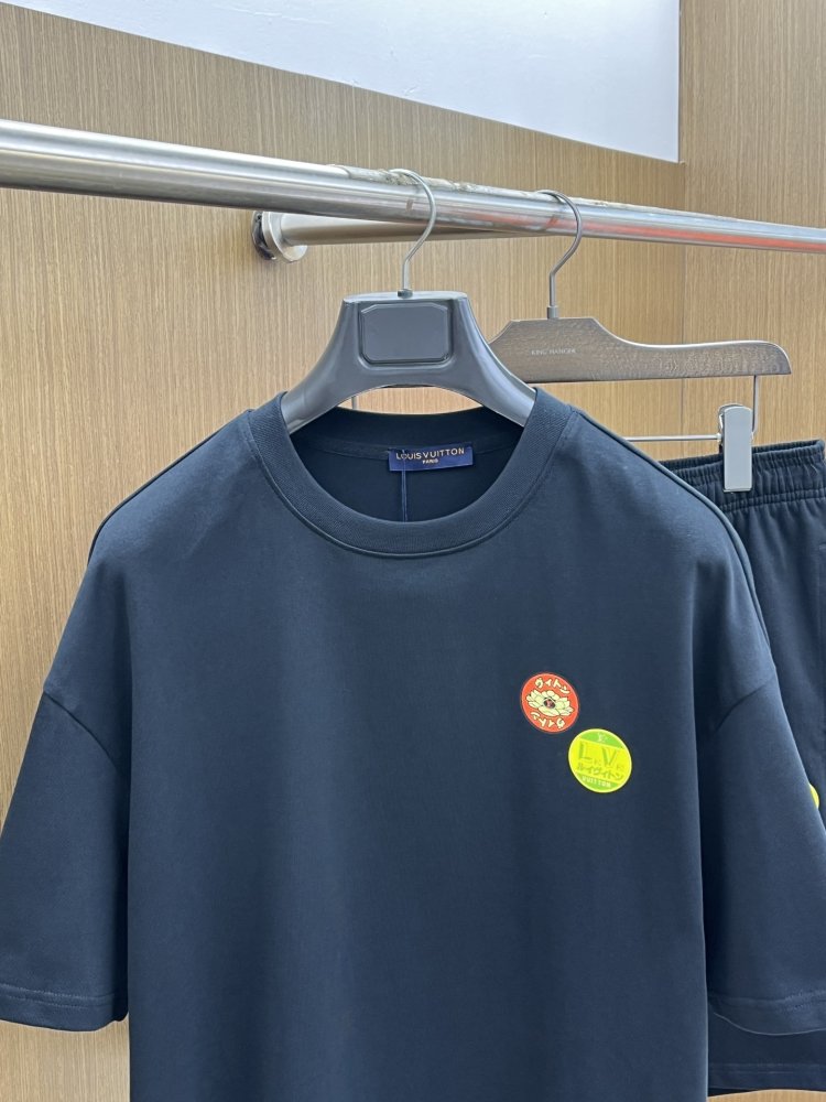 Костюм мужской (футболка и шорты) фото 2