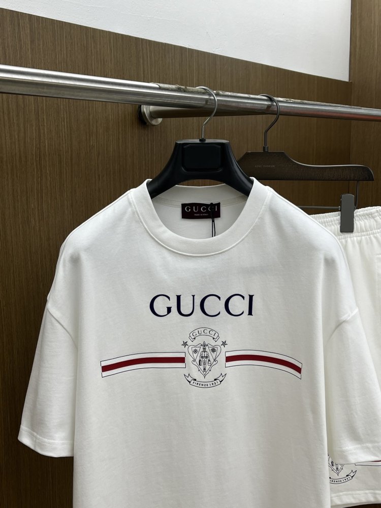 Костюм мужской (футболка и шорты) фото 2