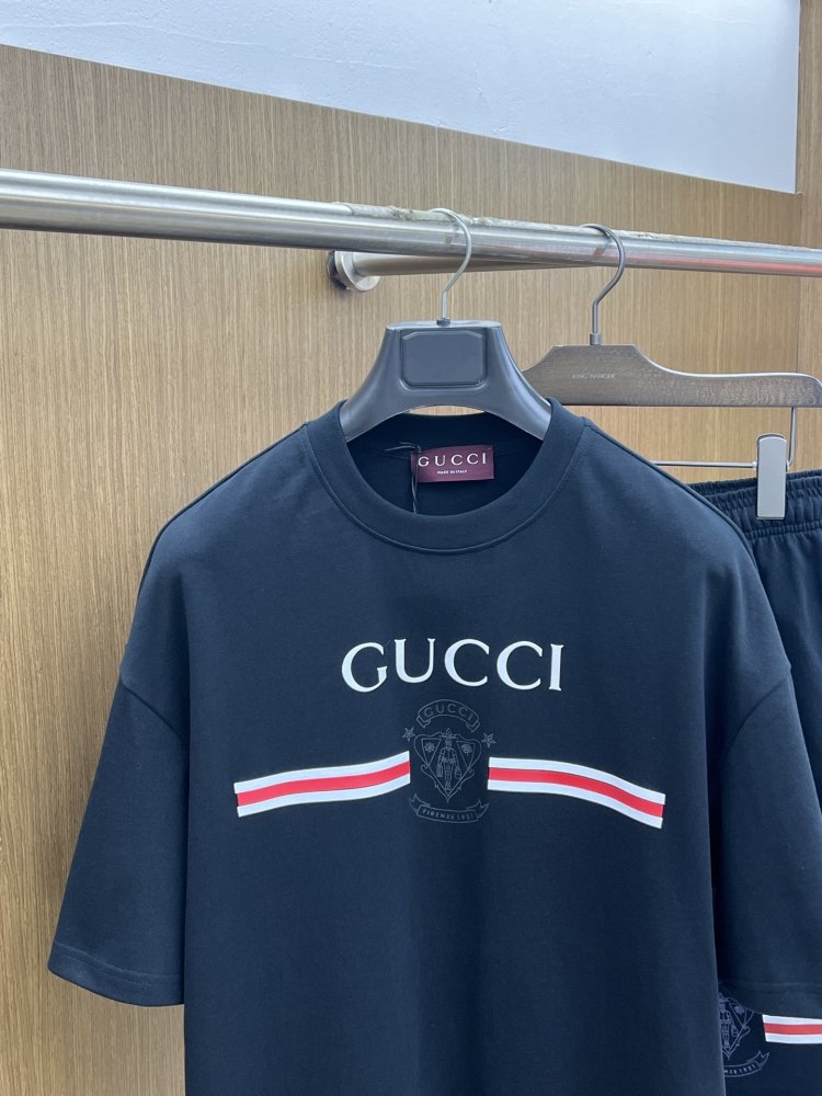 Костюм мужской (футболка и шорты) фото 2