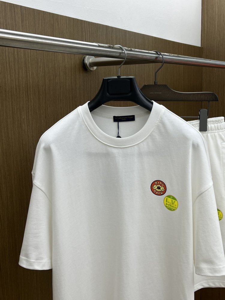 Costume male (T-shirt and shorts) фото 2