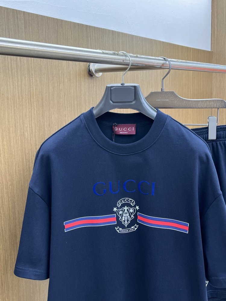 Costume male (T-shirt and shorts) фото 2