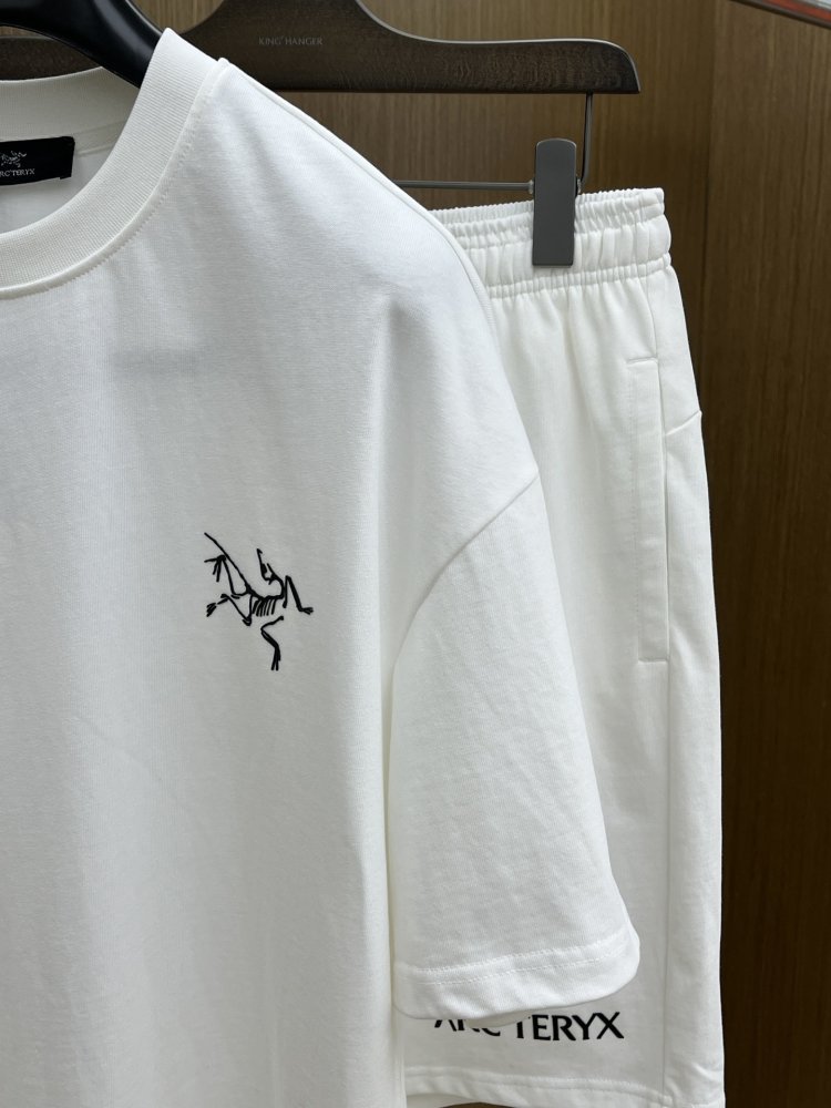 Костюм мужской (футболка и шорты) фото 3