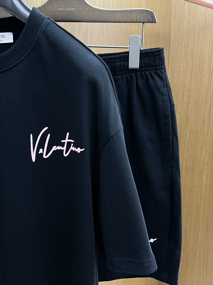 Costume male (T-shirt and shorts) фото 3