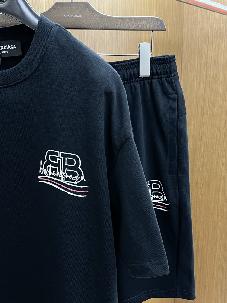 Costume male (T-shirt and shorts) фото 3