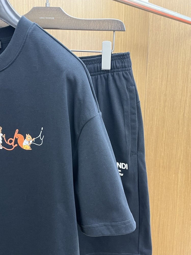 Костюм мужской (футболка и шорты) фото 3