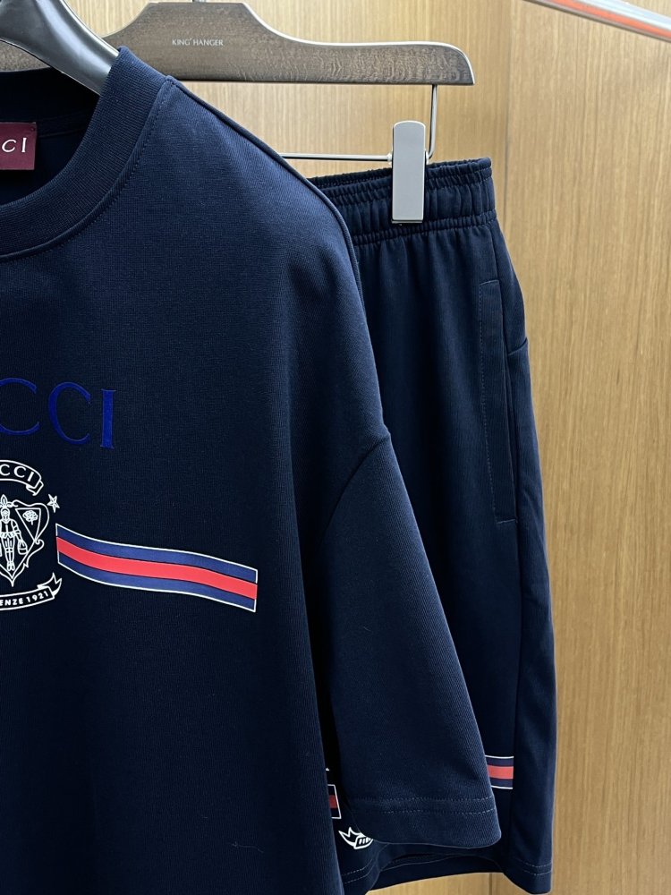 Costume male (T-shirt and shorts) фото 3