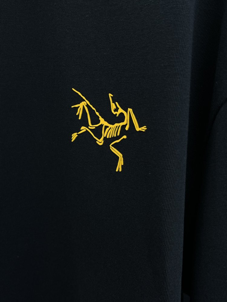 Costume male (T-shirt and shorts) фото 4