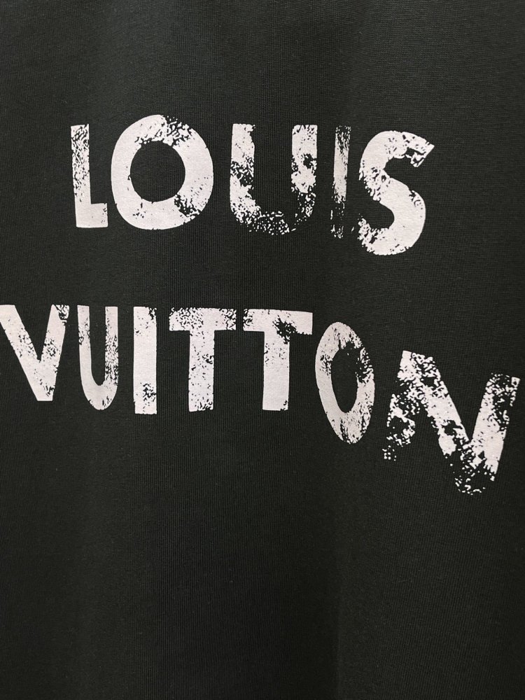 Costume male (T-shirt and shorts) фото 4