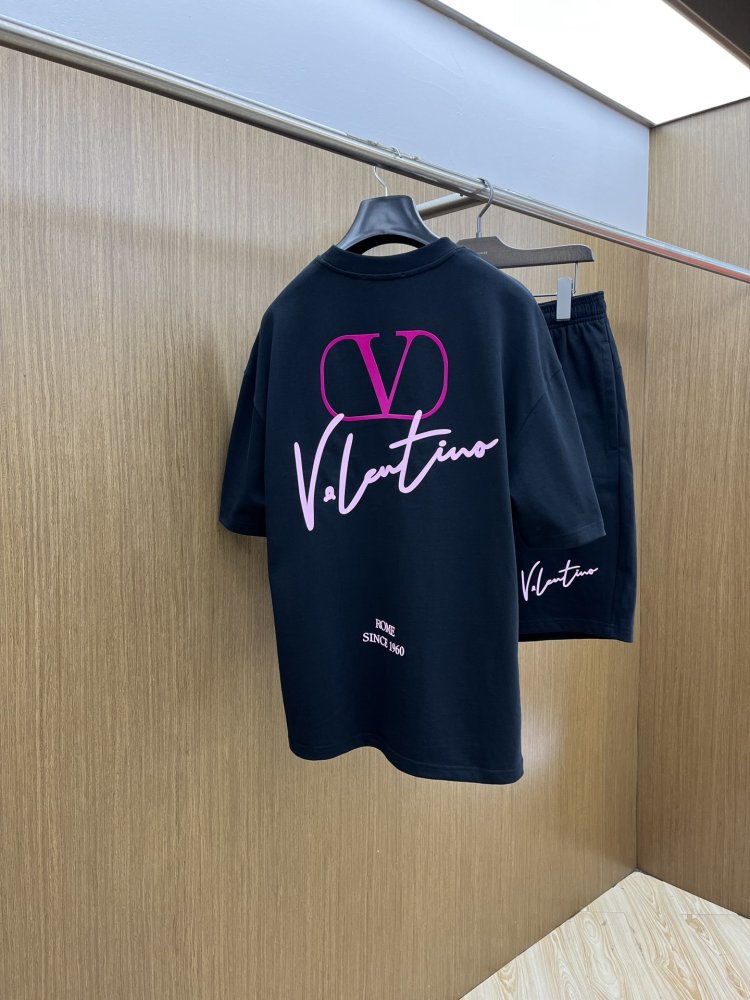 Costume male (T-shirt and shorts) фото 6