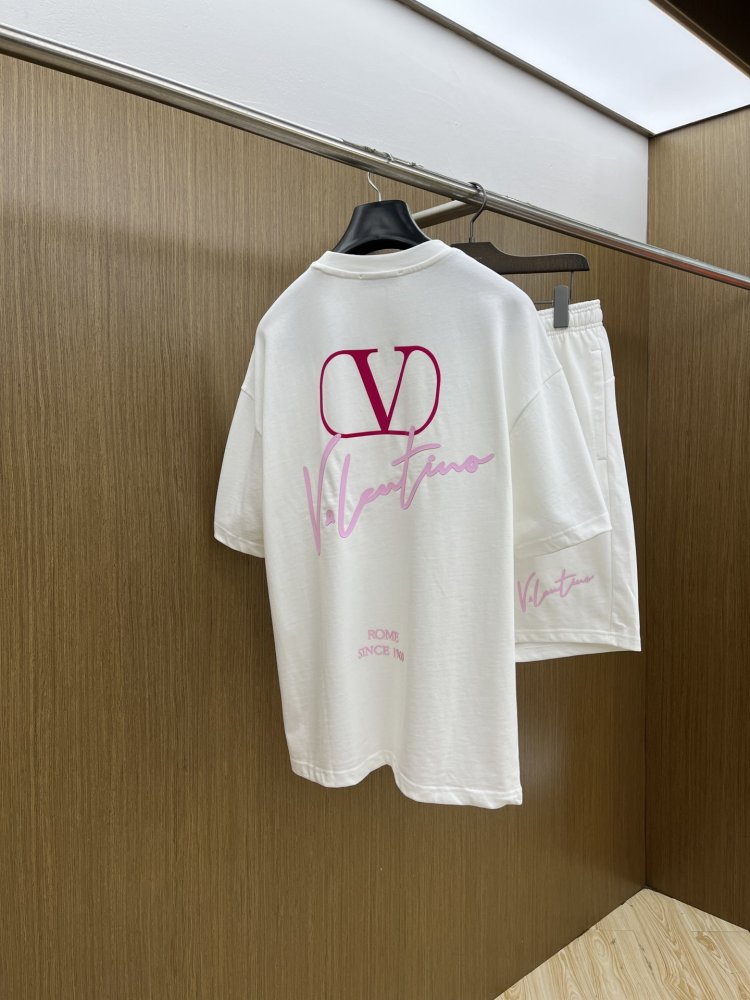 Costume male (T-shirt and shorts) фото 6