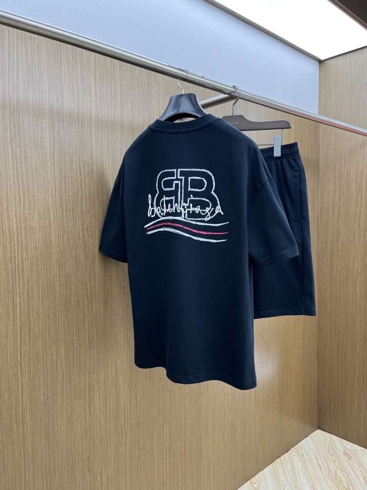 Costume male (T-shirt and shorts) фото 6