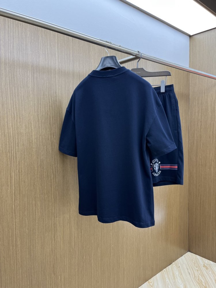 Costume male (T-shirt and shorts) фото 6