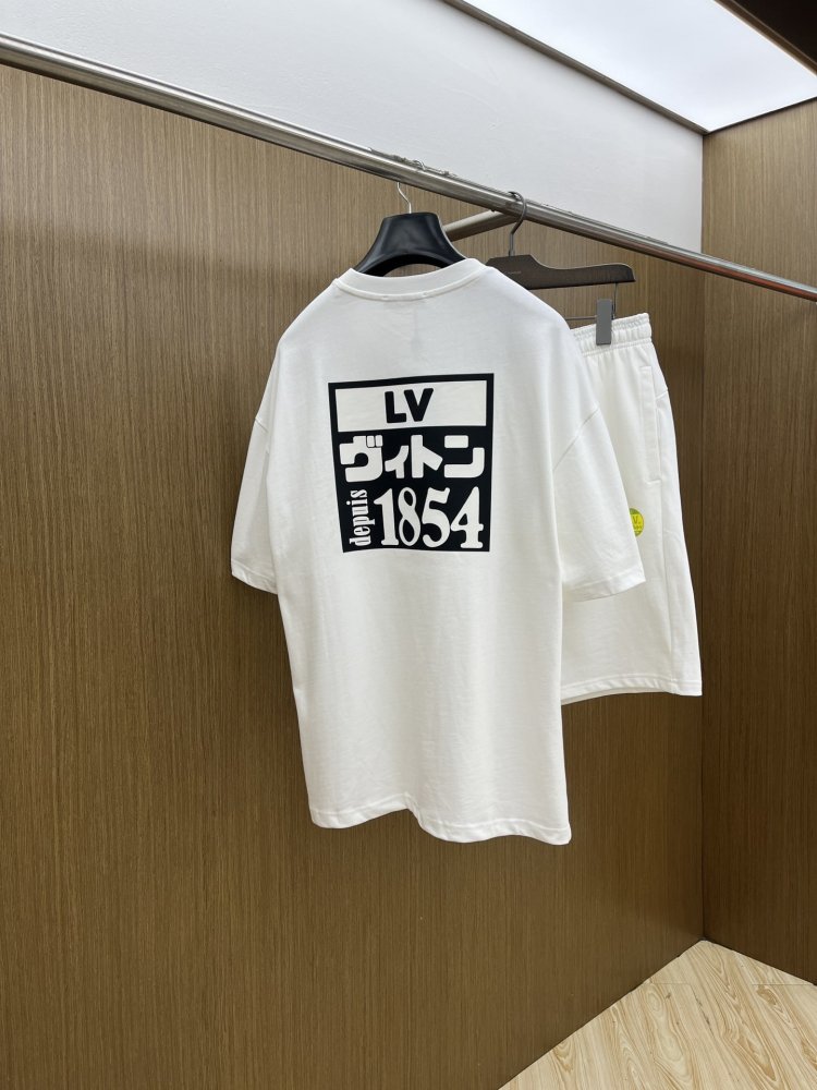 Costume male (T-shirt and shorts) фото 6