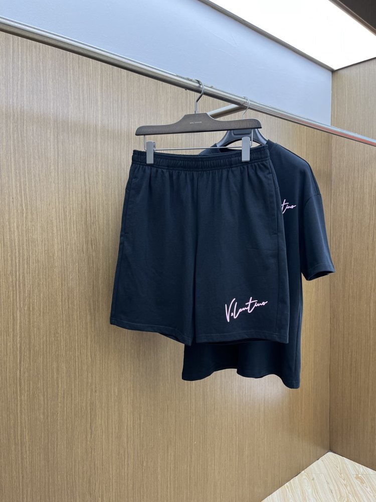 Costume male (T-shirt and shorts) фото 7