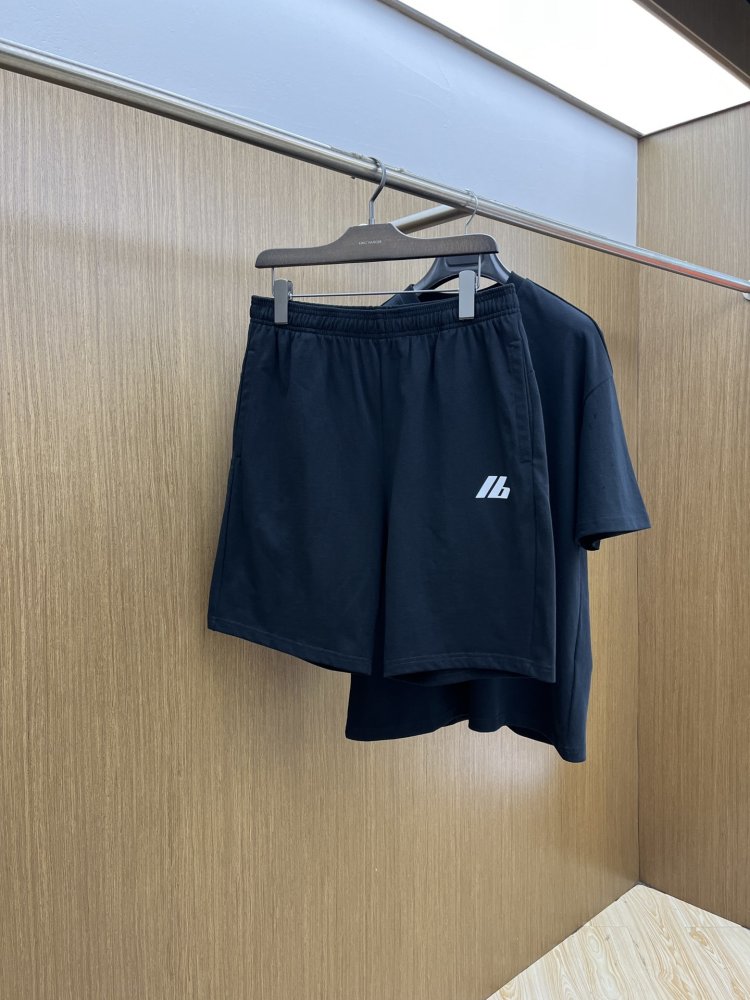 Costume male (T-shirt and shorts) фото 7