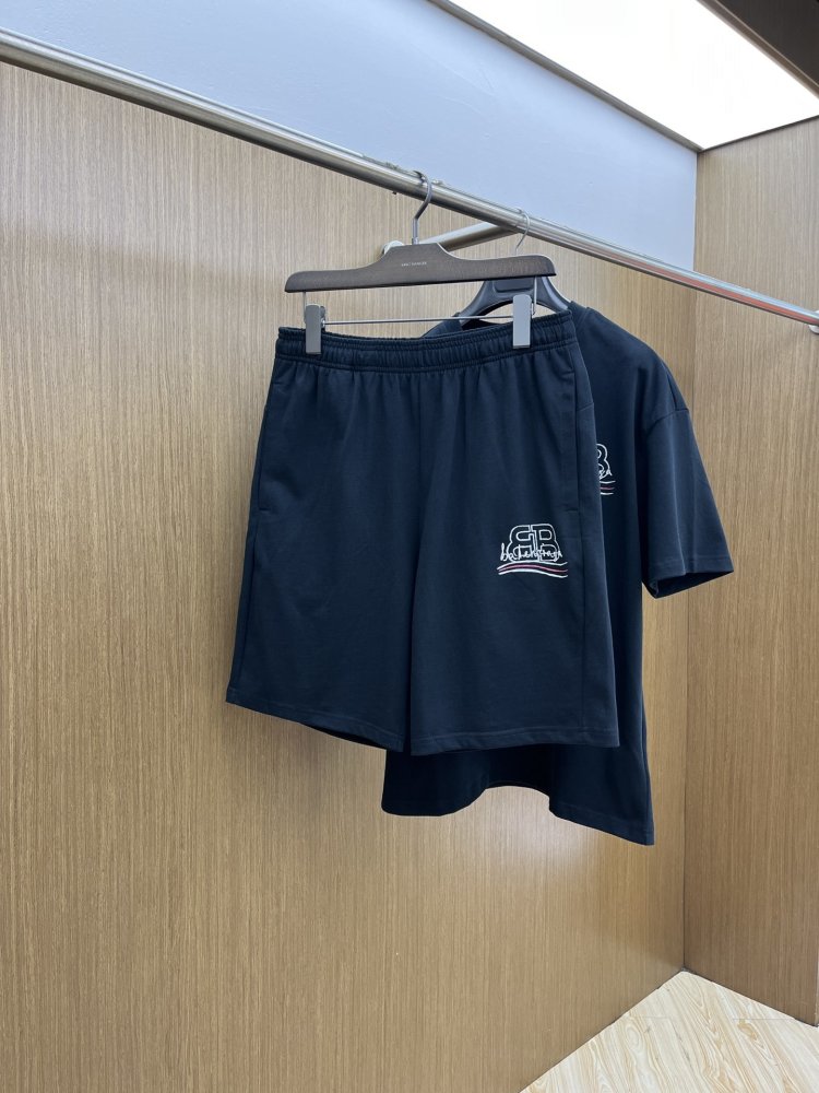 Costume male (T-shirt and shorts) фото 7