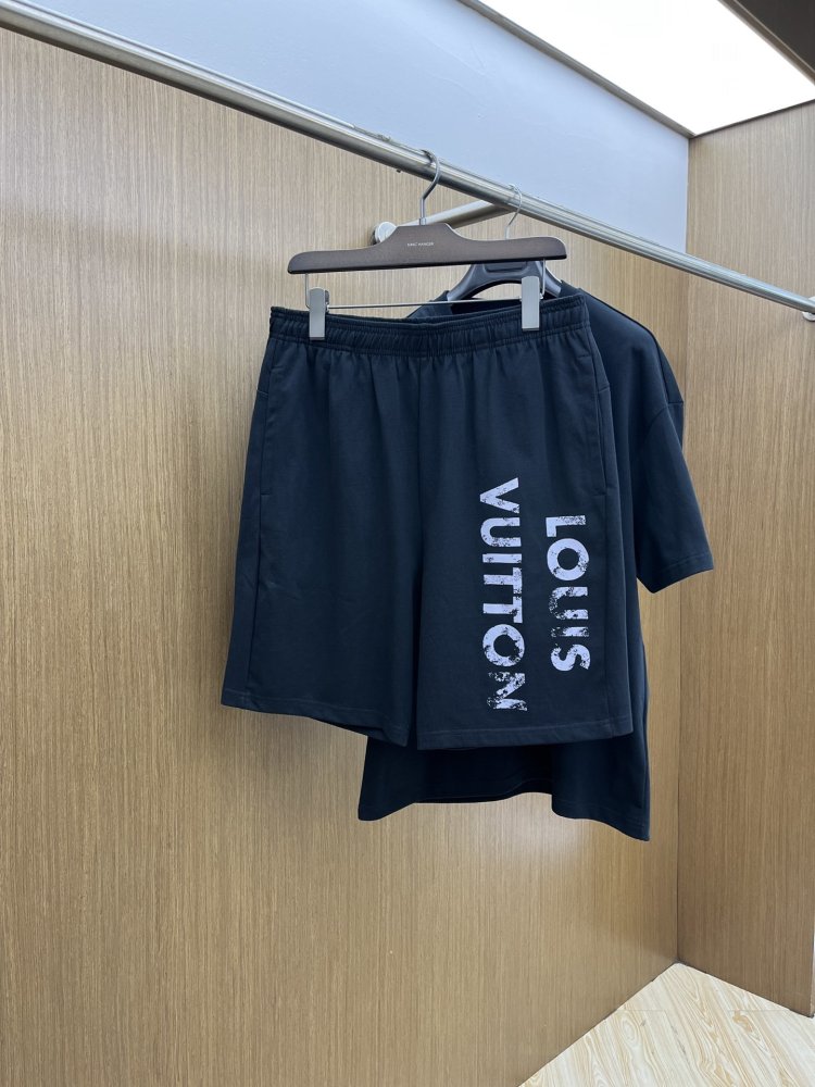 Costume male (T-shirt and shorts) фото 7