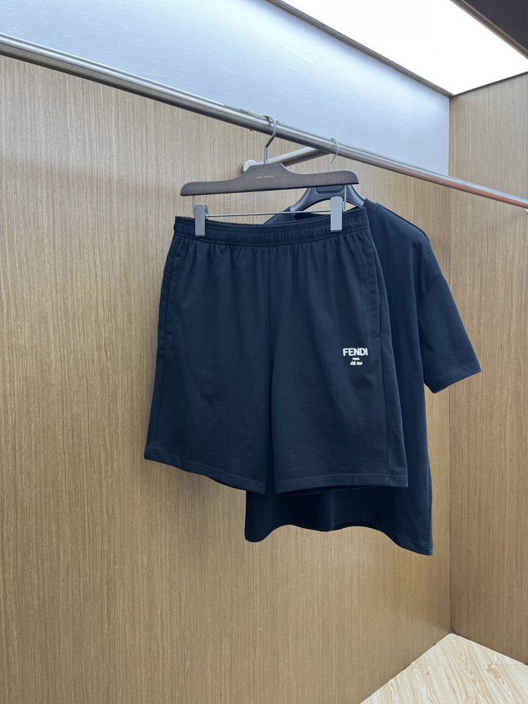 Costume male (T-shirt and shorts) фото 7