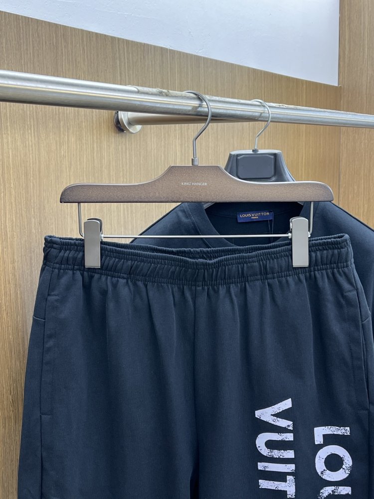 Costume male (T-shirt and shorts) фото 8