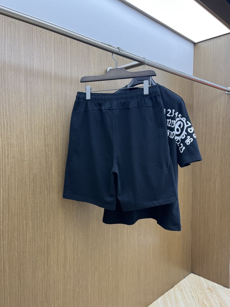 Costume male (T-shirt and shorts) фото 9