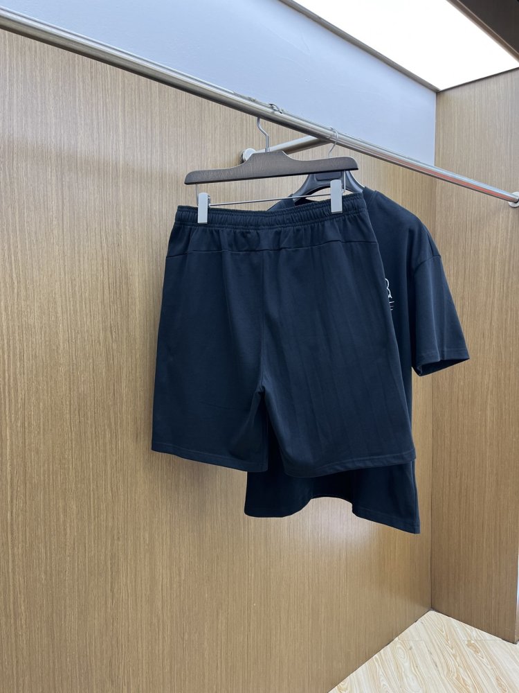 Costume male (T-shirt and shorts) фото 9