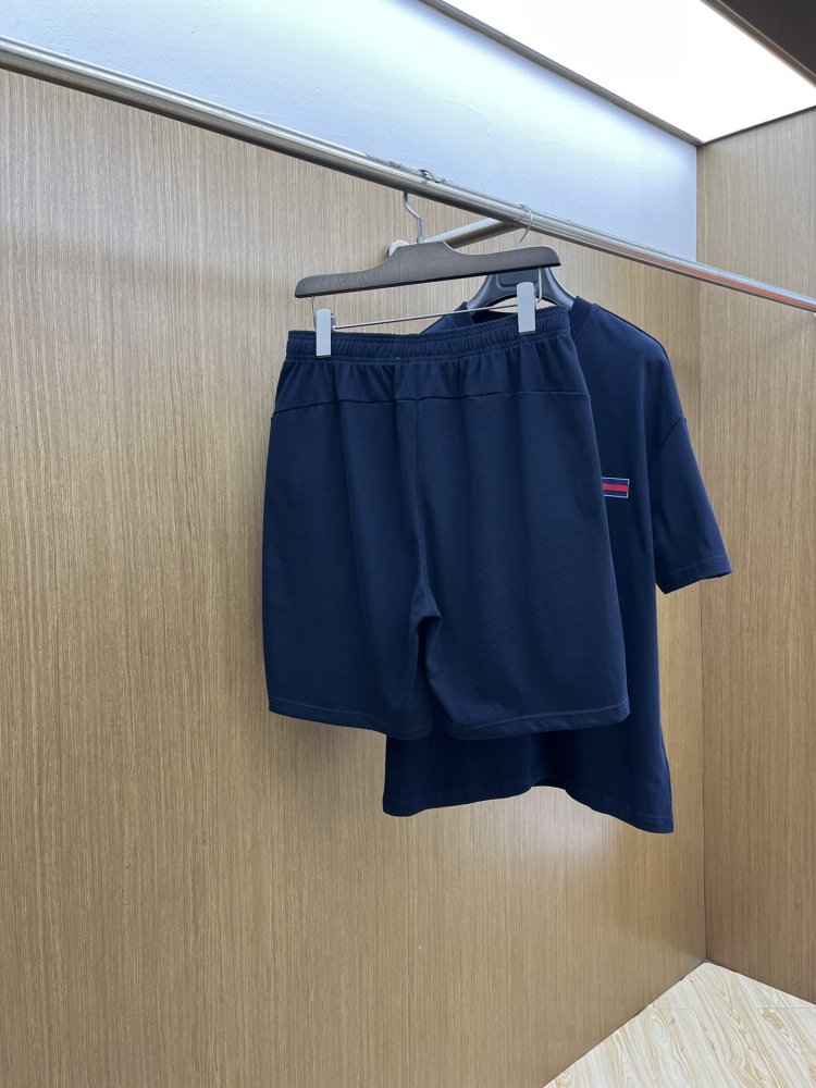 Costume male (T-shirt and shorts) фото 9