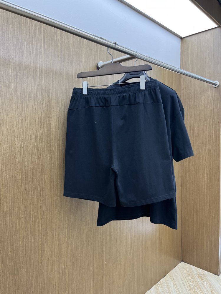 Costume male (T-shirt and shorts) фото 9