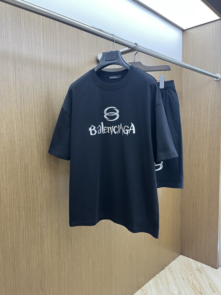 Костюм мужской спортивный