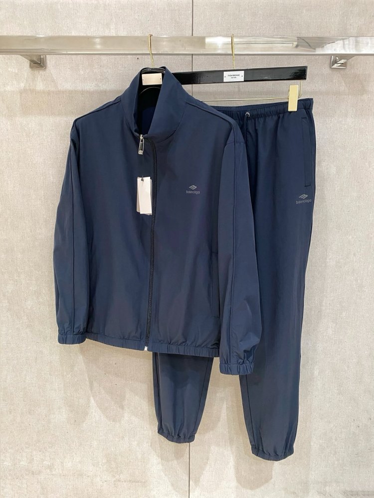 Костюм мужской спортивный