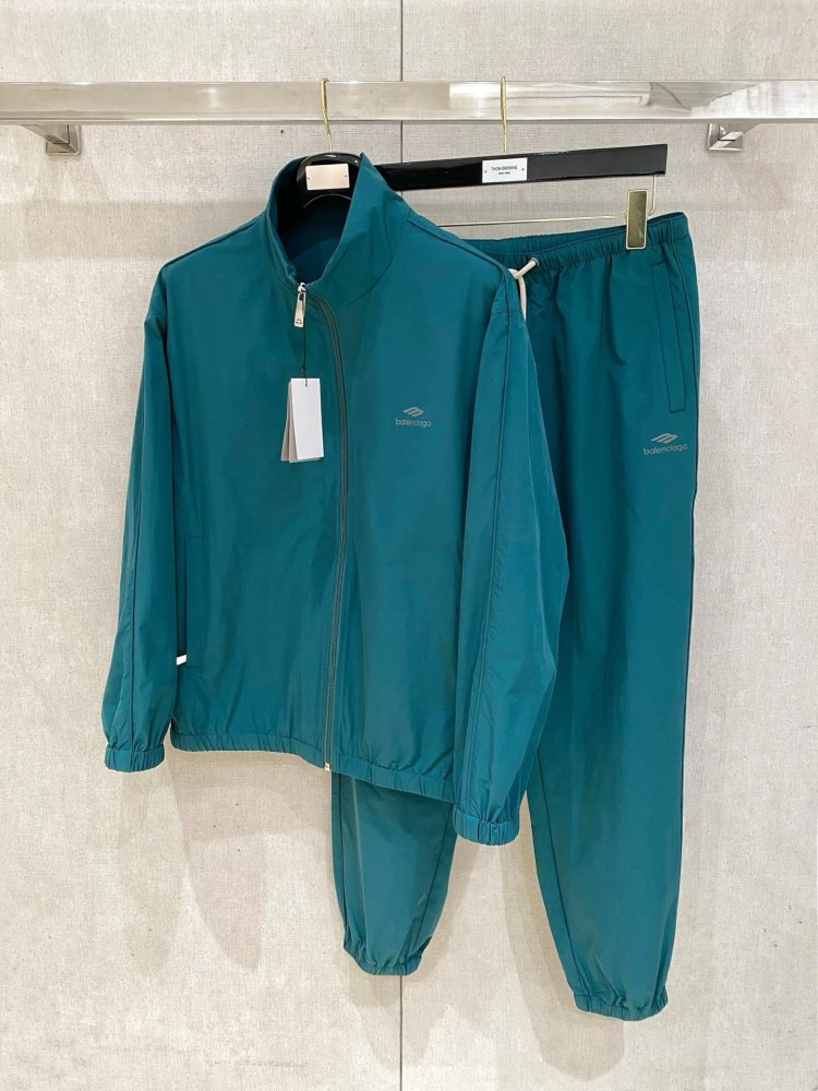 Костюм мужской спортивный